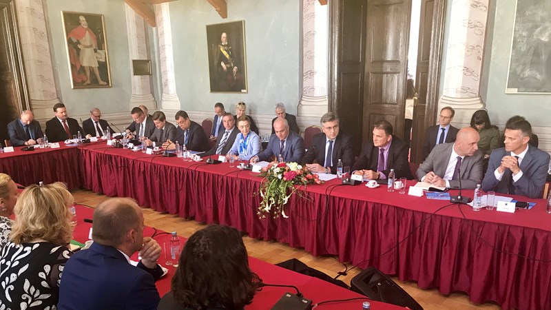 Vlada ostvarila konkretnu projektnu suradnju s lokalnim zajednicama radi ravnomjernog razvoja svih dijelova Hrvatske
